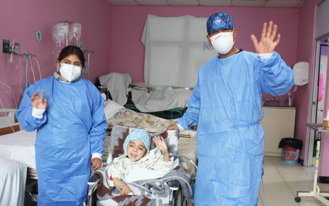 Neurocirujano del hospital “El Carmen” realiza craneotomía a niño de 5 años y le salva la vida